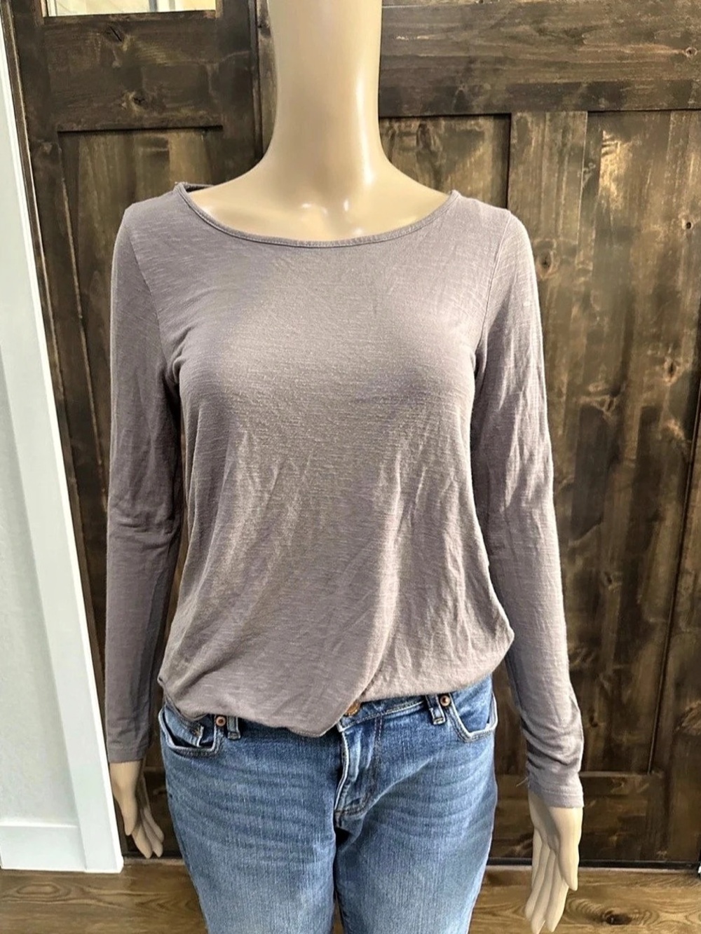 Tobi Open-Back Long Sleeve Top in gray Size Small